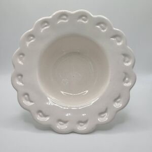 Calif USA L48 Cream Berry Bowl Paisley Design On Rim